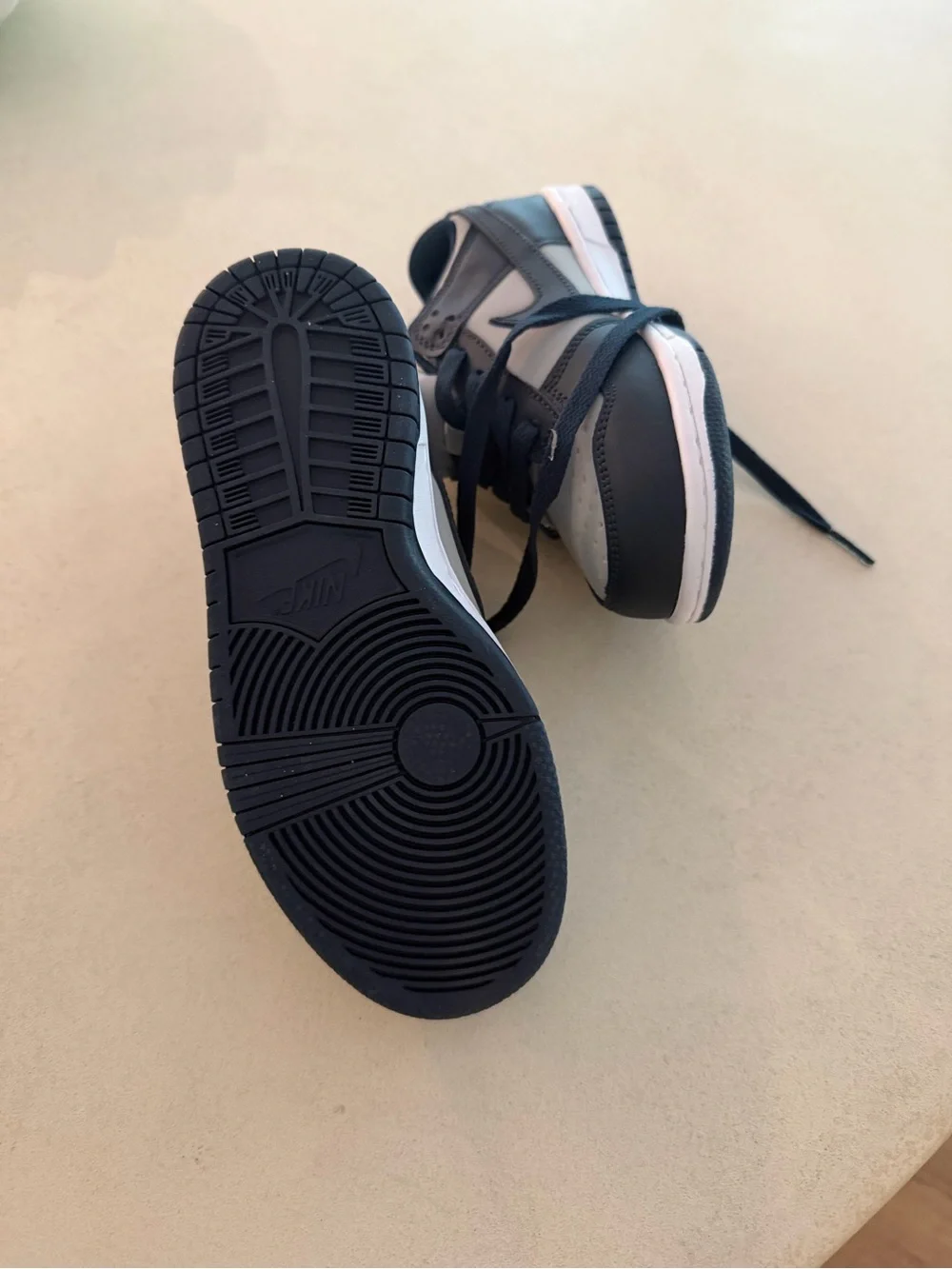 Nike Kids Low-Top Sneakers in Gray and Black with Navy Accents